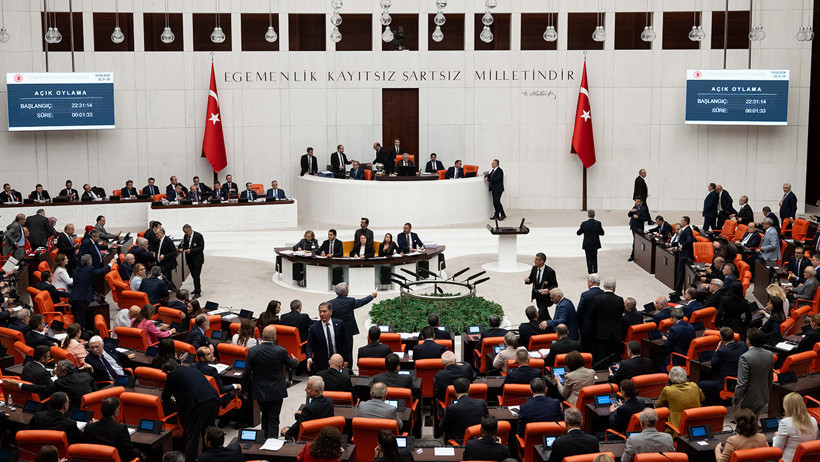 AK Parti Genel Başkan Yardımcısı ve Parti Sözcüsü Ömer Çelik'ten 'Terörsüz Türkiye' Mesajı - Resim : 1