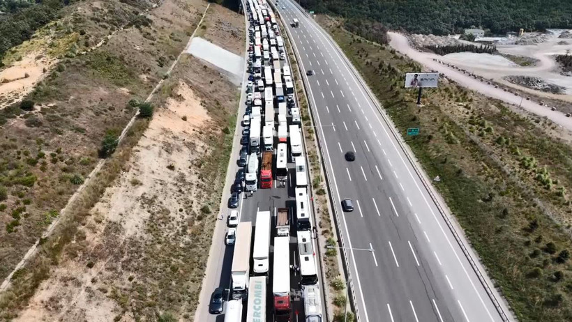 Kuzey Marmara Otoyolu'nda Can Pazarı: Çok Sayıda Ölü ve Yaralı Var - Resim : 1