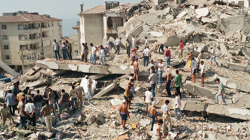 Türkiye’yi Sarsan 45 Saniye: 17 Ağustos Depremi’nin 27. Yılı - Resim : 2