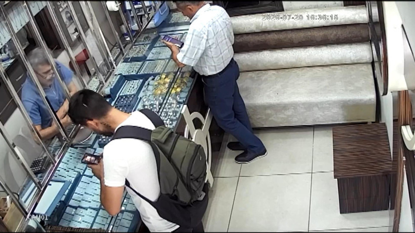 Kuyumcudan 2 Milyon Liralık Altın ve Dövizle Kaçtı Drondan Kaçamadı! 27 Gün Sonra Çatı Boşluğunda Yakalandı - Resim : 2