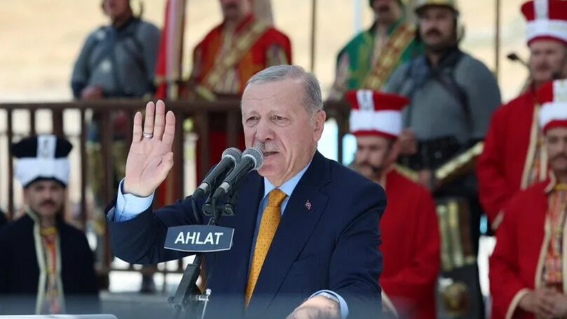 Cumhurbaşkanı Erdoğan’dan Ahlat’ta 'Terörsüz Türkiye' Vurgusu: 'Kirli Elleri Biliyoruz, Bizim de Bir Hesabımız Var!' - Resim : 2