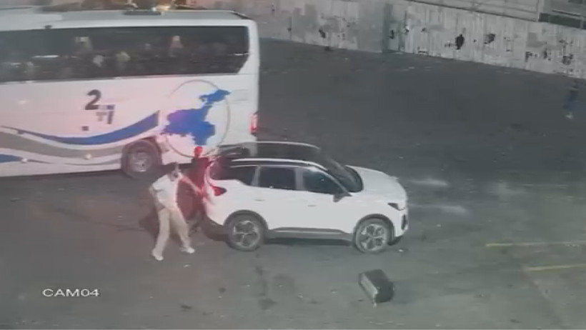Otogardaki Çatışma Saniye Saniye Kamerada: IŞİD Şüphelisi Böyle Etkisiz Hale Getirildi - Resim : 2