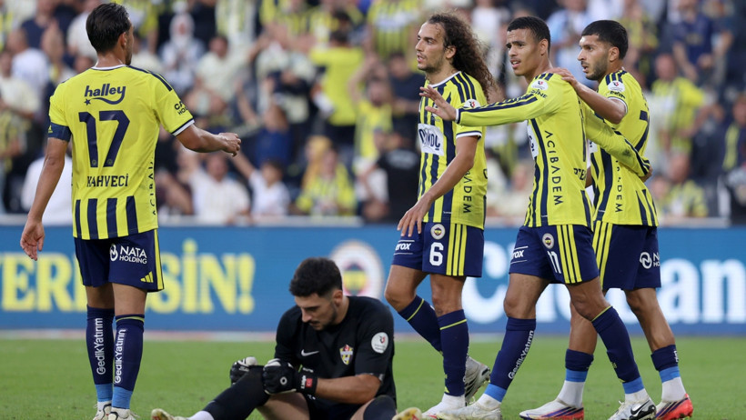 Kadıköy'de Tarihi Maç, Fenerbahçe Gol Olup Yağdı - Resim : 1