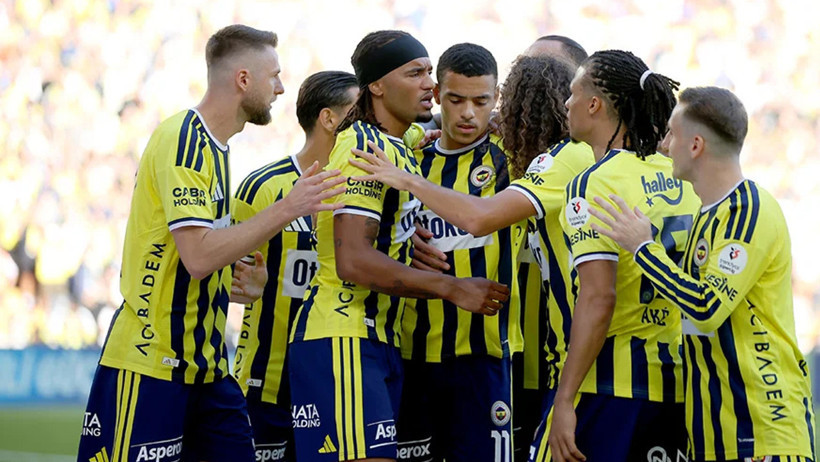 Kadıköy'de Tarihi Maç, Fenerbahçe Gol Olup Yağdı - Resim : 2
