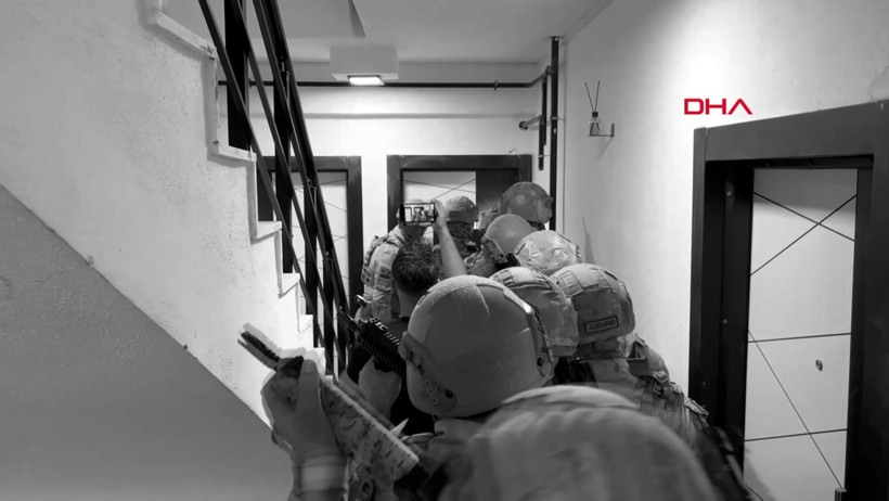 Yasa Dışı Bahis ve Dolandırıcılık Şebekelerine Darbe! 34 Milyar Liralık Para Hareketliliği Tespit Edildi, 123 Kişi Yakalandı - Resim : 1