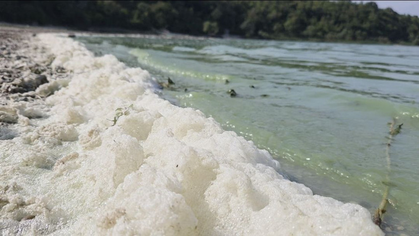 İstanbul'da Vahim Görüntü! Rengi Yeşile Döndü, Kimse Ne Olduğunu Anlamadı - Resim : 1