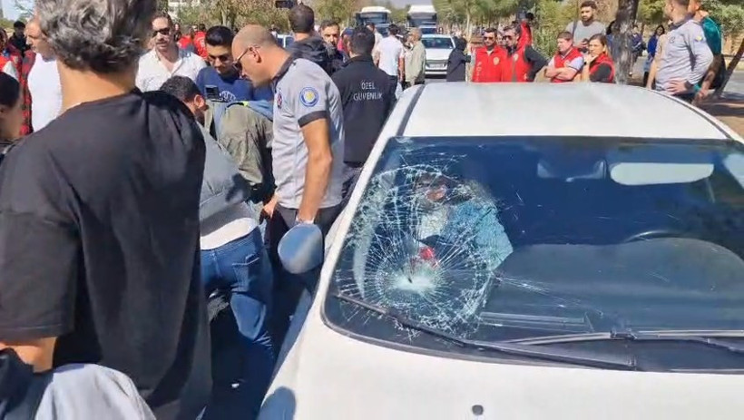 Rojin Kabaiş İçin Düzenlenen Anma Yürüyüşünde Kaza: Otomobil Öğrenciye Çarptı - Resim : 1