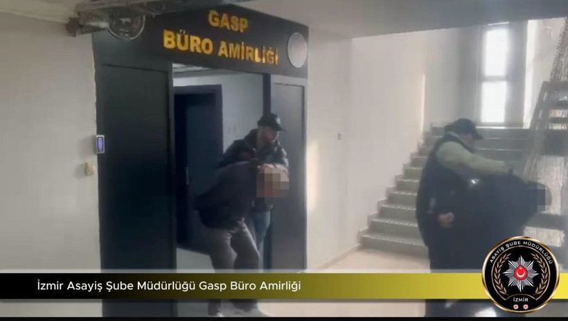 İzmir'de Film Gibi Soygun! ATM Vurgunu Yapan Çete Çökertildi! 1 Ay Planladılar, Dakikalar İçinde 30 Milyonu Sildiler - Resim : 1