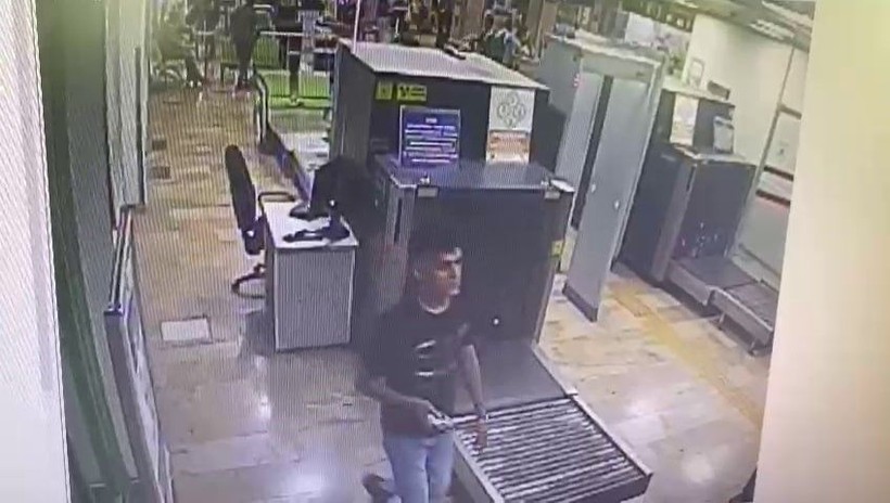 Sıfır Bir ve Kıyma dizisi oyuncusu Ulaş Ünal, havaalanında bir avukatın cüzdanını çaldı - Resim: 11
