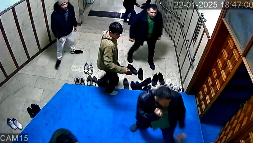 Dünya Şampiyonu Kick Boksçu Gardını Alıp Dehşet Saçtı: Cami Görevlisi Felç Geçirdi - Resim : 2