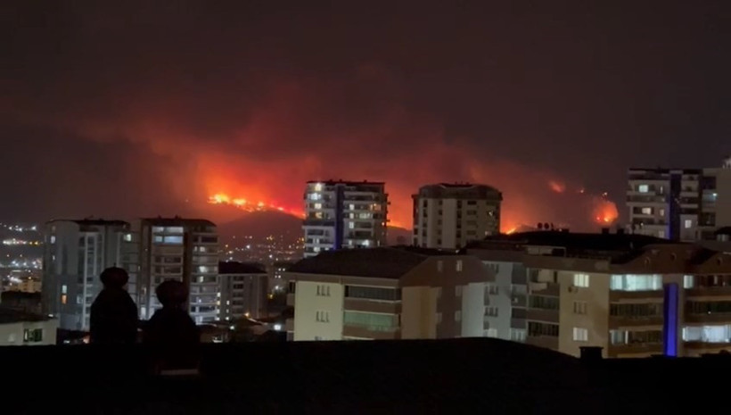 Sosyal Medyayı Ayağa Kaldıran Video! İtfaiyeci Makyajına Tepkiler Çığ Gibi: ‘Rezilsiniz’ - Resim : 1
