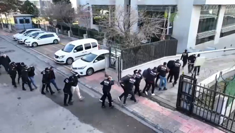 Kabus Gibi Çökmüşlerdi: 'Lavaş Piyasası' Operasyonunda Örgüt Liderine Kelepçe - Resim : 1