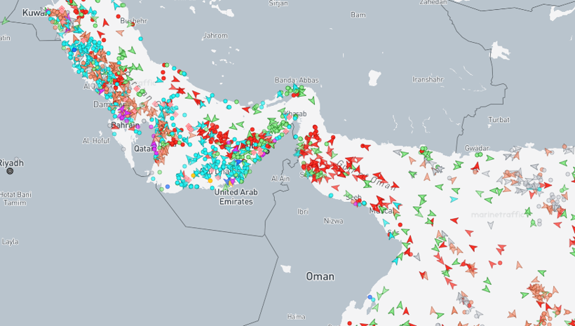 Hürmüz Boğazı'nda Mutlu Son: Yüzlerce Gemi Sıraya Girdi, Trafik Kilitlendi - Resim : 1