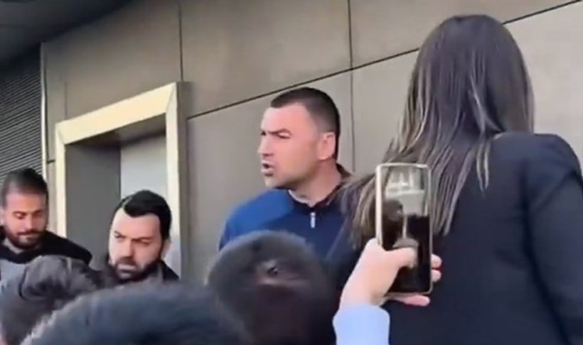 Taraftarın Fenerbahçe Sözleri Burak Yılmaz'ı Çıldırttı: Ne Demek İstiyorsun Lan? - Resim : 1