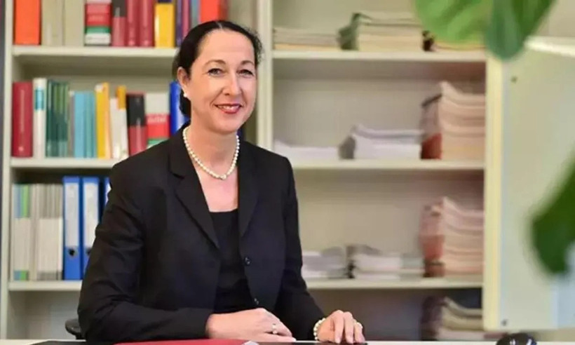 Almanya'da Şok! Yeni Belediye Başkanına Bıçaklı Saldırı - Resim : 1