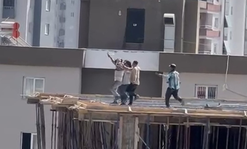 Adana'da İnşaatın 10. Katında Halay Şov: İşçiler Müziğe Dayanamadı - Resim : 2