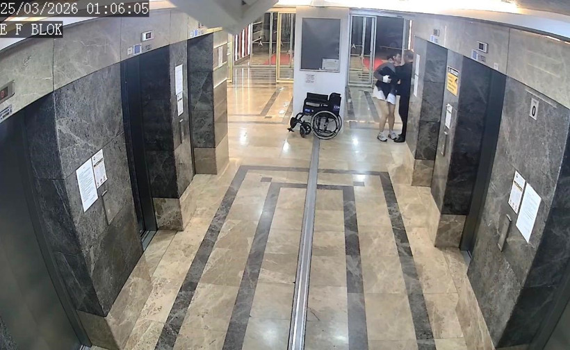 Ankara'daki Sır Ölümde Yeni Görüntüler Ortaya Çıktı: Boğazını Sıkarak Asansöre Bindirmiş - Resim : 2
