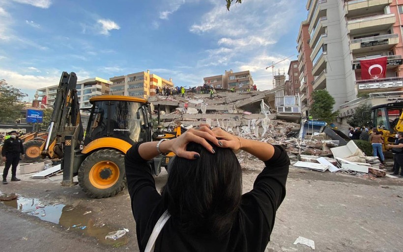 Saat 04.17'de Hayat Durdu! Unutmadık, Unutmayacağız; Acısı Hala Yüreğimizde... - Resim : 21