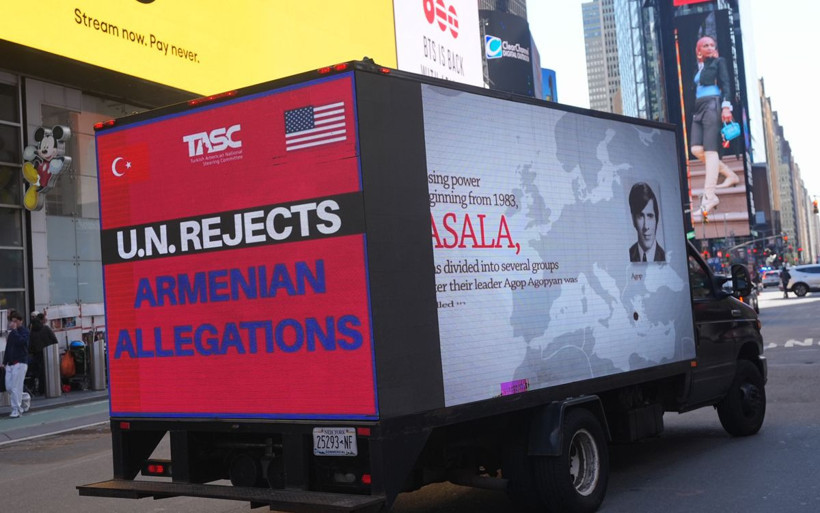 Times Meydanı’nda Mamdani'ye 'Karabağ' Protestosu: 'Gerçekleri Çarpıtmayın' - Resim: 18