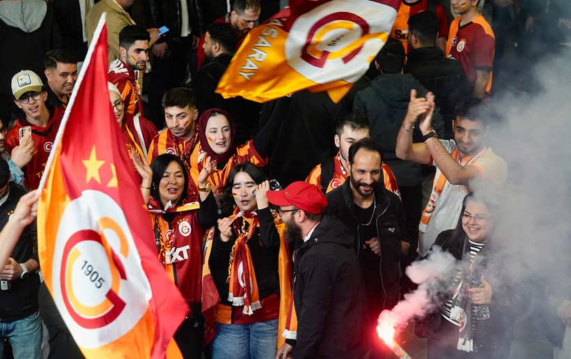 Galatasaray'ın 5. Yıldız Kutlamaları: Rams Park’ta Gala Gecesi ve Yenikapı’da Dev Şölen! - Resim : 6