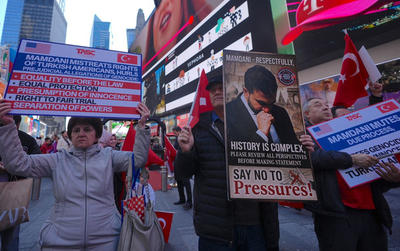 Times Meydanı’nda Mamdani'ye 'Karabağ' Protestosu: 'Gerçekleri Çarpıtmayın' - Resim: 2