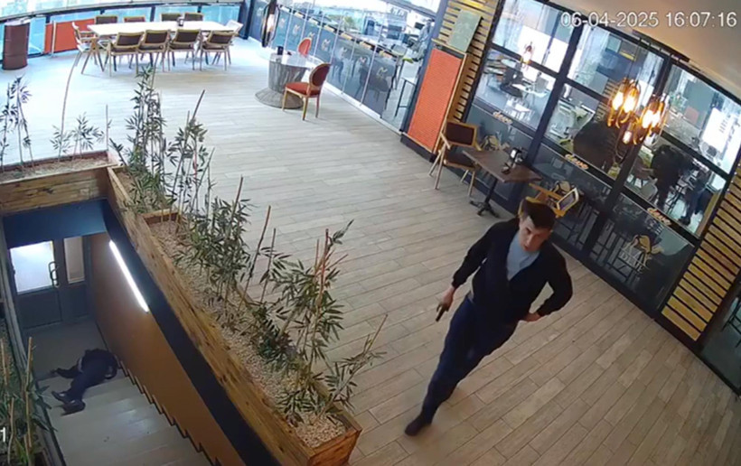 Uzman Çavuş 'Yan Baktın' Kavgasında Dehşet Saçtı: Kan Donduran Cinayet Kamerada, Çığlıklar Ortalığı İnletti - Resim : 1