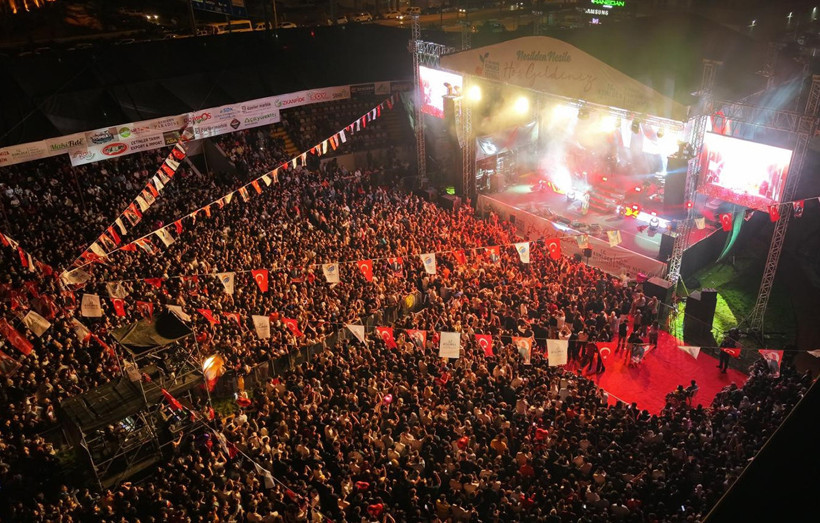 Antalya’da Festival Gecesi: İrem Derici’den Unutulmaz Konser - Resim : 1