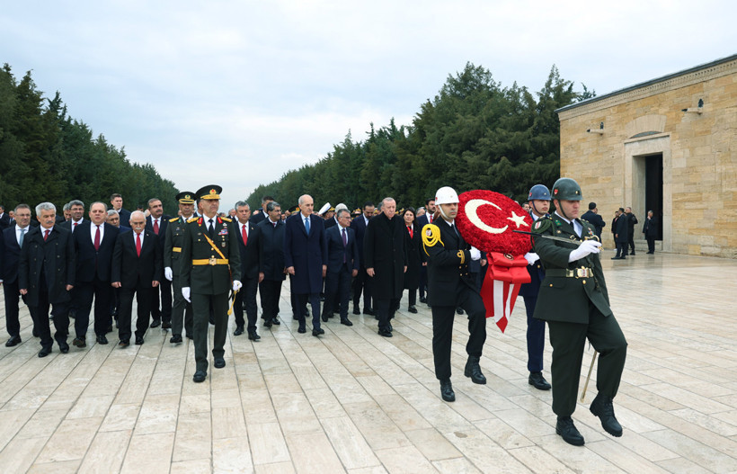 Devletin Zirvesi Anıtkabir’de: 'Türkiye Yüzyılı Hedefine Kararlılıkla Yürüyoruz' - Resim : 4