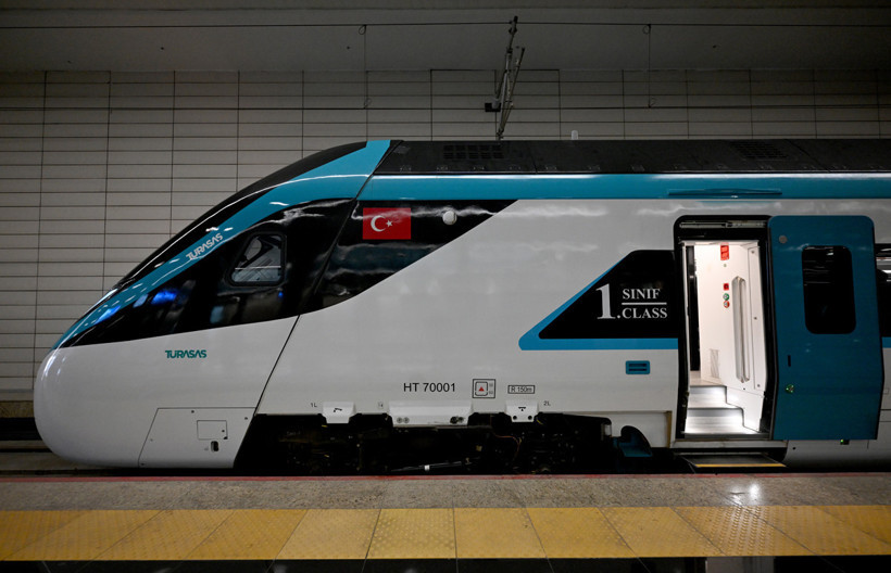 Demiryollarında Dünya Ligi: Yerli Hızlı Tren 250 Kilometre Hızla Raylara İndi - Resim : 1