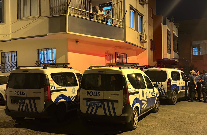 Mersin’de Kan Donduran ‘Cin’ Vahşeti! 5 Yaşındaki Çocuğunu Katletti… Haykırdığı Sözler Tüyler Ürpertti - Resim : 1