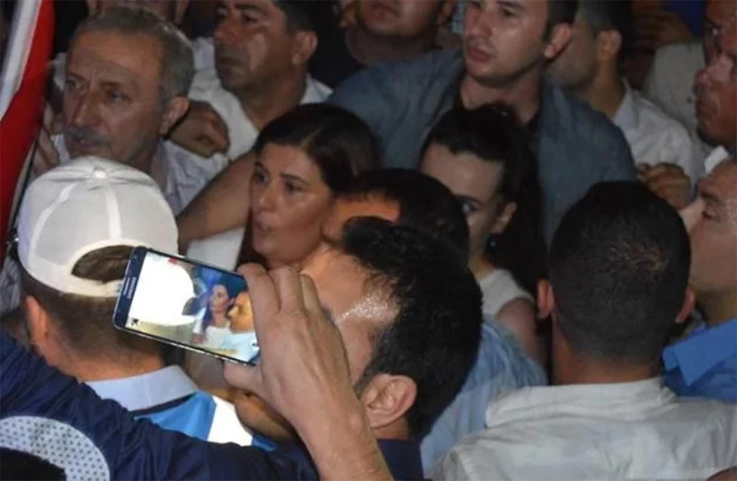 AKP'ye Geçince Tebrik Etti Ama... Onlar Unutsa da Arşiv Unutmadı! AKP'li Seda Sarıbaş ile Özlem Çerçioğlu Gerginliği Gündemde - Resim : 3