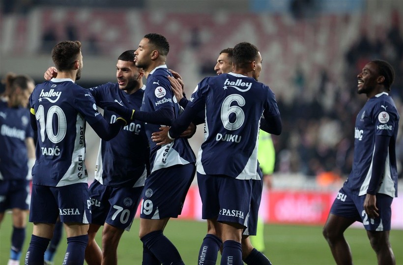 Fenerbahçe Teknik Direktörü Mourinho, Sivasspor Galibiyetinin Ardından Hedefte: Hatalarını Tek Tek Sıraladılar - Resim: 3