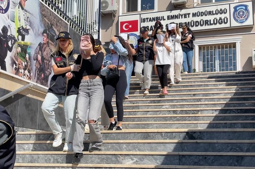 Esenyurt, Bağcılar, Sarıyer, Esenler, Şişli…İstanbul’u Saran Fuhuş Çetesine Kelepçe, 8 Kadını 3 Aylık Takip Kurtardı - Resim : 1