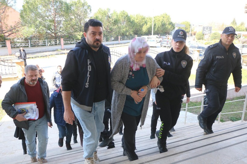 Kahve Bahanesiyle Çağırıp... Üç Bilezik İçin Kan Donduran Cinayet - Resim : 2