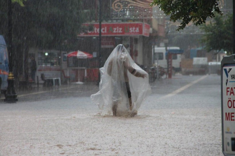 Meteoroloji 20 ili tek tek uyardı: Şemsiyeleri hazırlayın, gök gürültülü sağanak geliyor! - Resim: 6