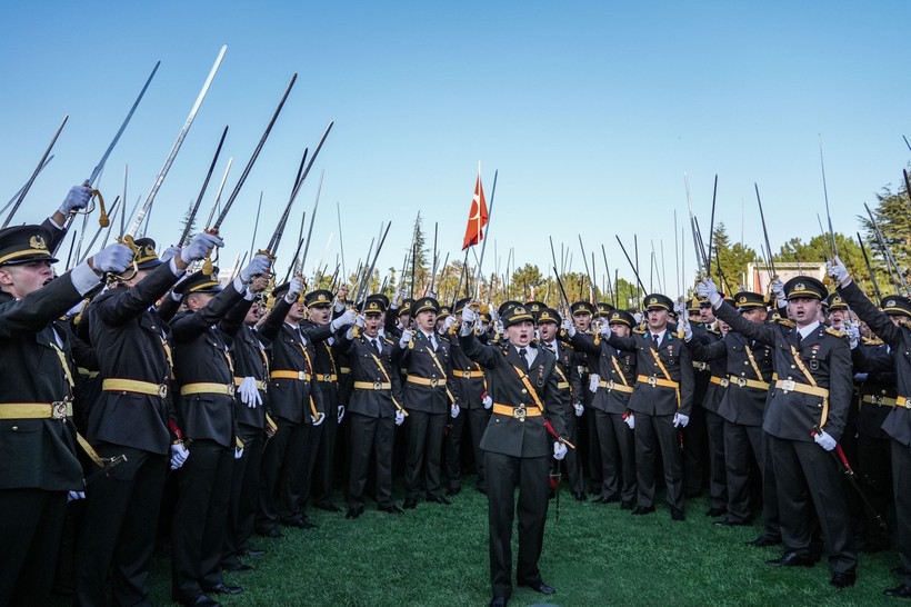 TSK'dan İhraçları İstenen Teğmenlerin Sözlü Savunmaları Ortaya Çıktı: Vatana Hizmet İçin Üniforma Şart Değil! - Resim : 1