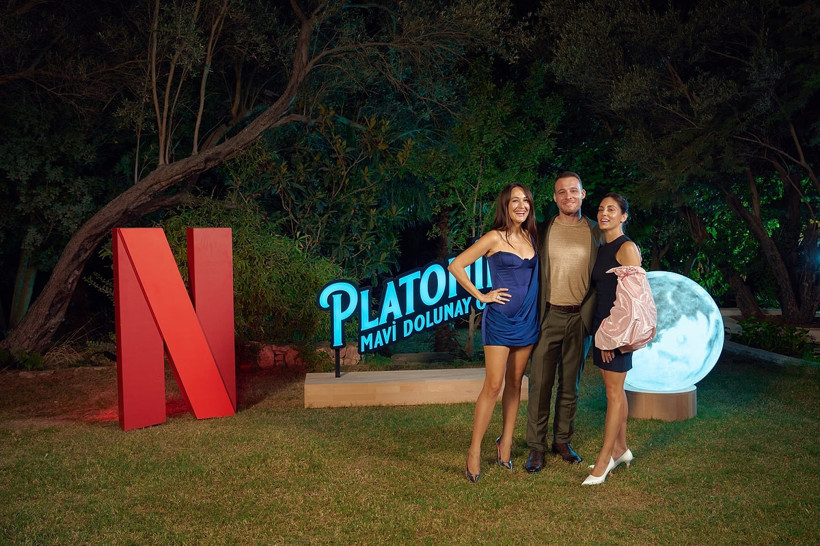 Öykü Karayel’in Giydiği Elbise Sosyal Medyayı Salladı! Kimi Cesur Buldu Kimi Dalga Geçti - Resim : 1