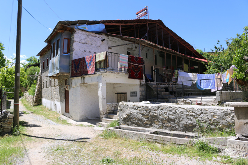Anadolu’nun İlk Cemevi 800 Yıldır Ayakta! İşte Yapım Sürecindeki 'Kiraz Ağacı' Efsanesi... - Resim : 1