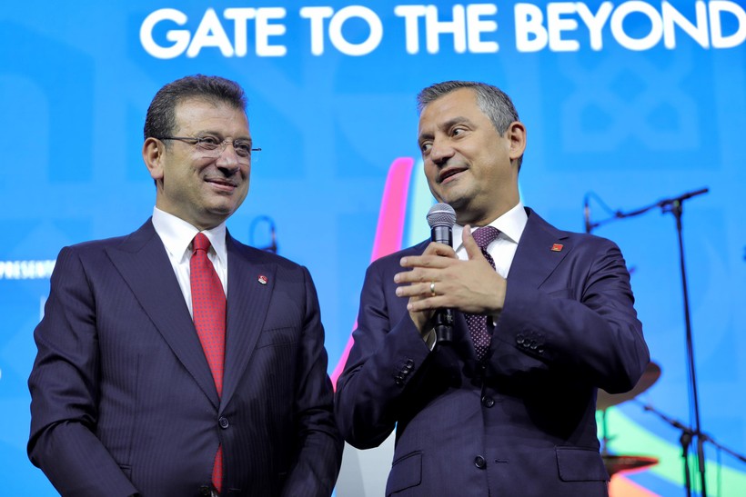 Paris'te İstanbul Evi'nin Açılışı Yapıldı... İmamoğlu: '2027 Avrupa Oyunları'na Ev Sahipliği Yapmak Güçlü Bir Birlik Sembolü Olacak' - Resim : 1