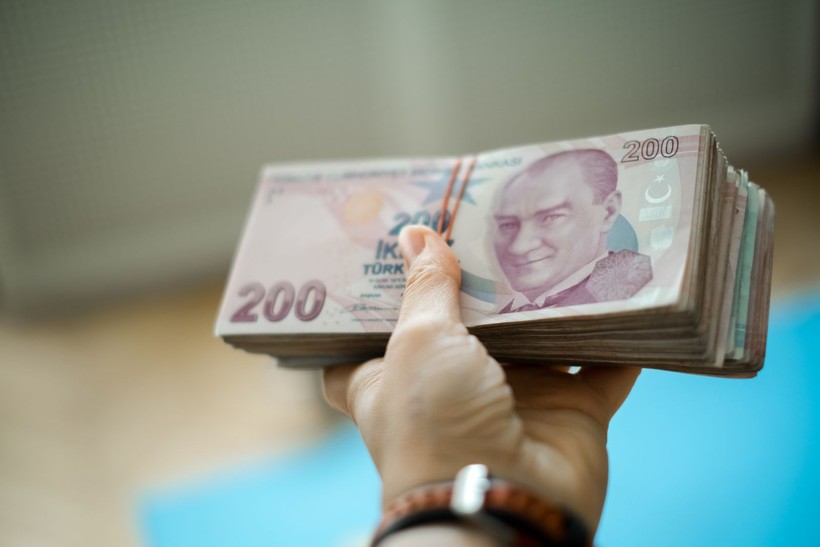 Türkiye’nin Yoksulluk Karnesi! TÜİK, Şehir Şehir Genç Yaşlı Demeden Tek Tek Açıkladı: Bu Koşullardan 7 Tanesini Tutturamayanlar… - Resim: 7