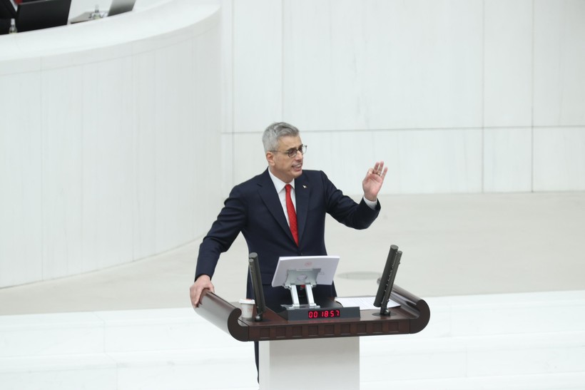 Meclis'te 'Mitomani' Tartışması: AKP'li Bozdağ, Bakan Memişoğlu'nu Defalarca Uyardı - Resim : 2