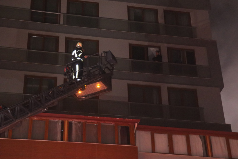 Yangındaki Can Pazarı Vatandaşın Kamerasında: Ölüm Kalım Savaşı - Resim : 1