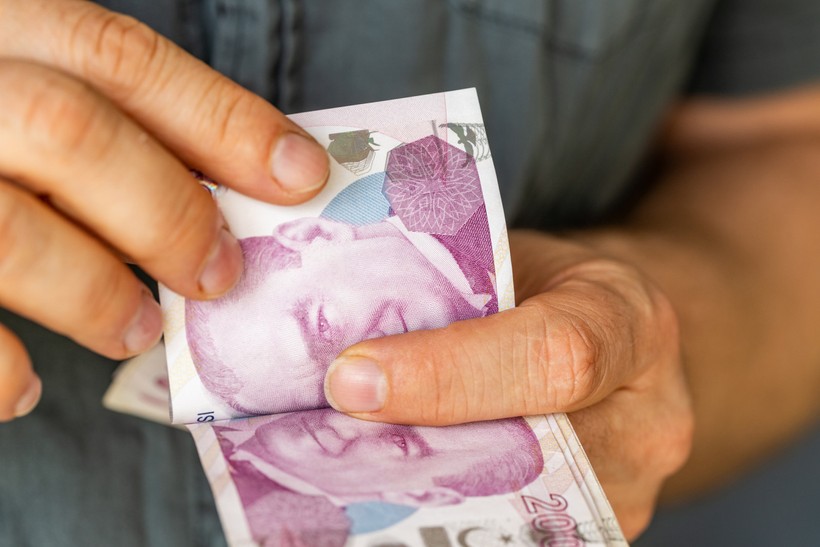 SON DAKİKA: Emekli Maaş Farkı BUGÜN Hesaplara Geçiyor… Kimi 23 TL için Kimi 1969 TL için ATM’lere Koşacak: Ek Ödemede Bu Tabloya Dikkat! - Resim : 2