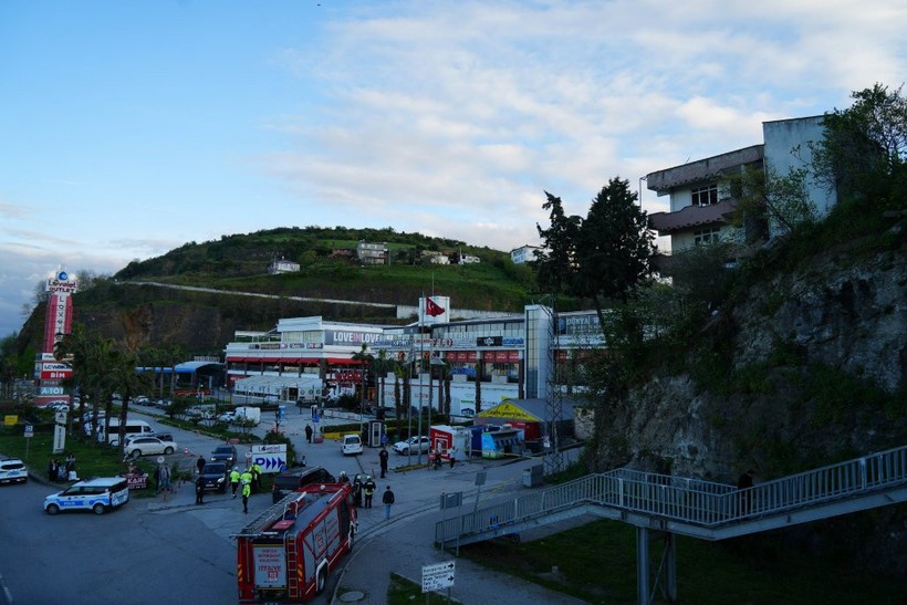 Samsun’da Kabus Devam Ediyor: Aynı Bölgede İkinci Heyelan! - Resim : 1
