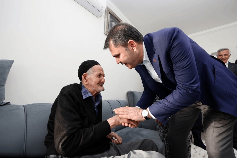 Bakan Murat Kurum Deprem Bölgesini Ziyaret Etti: 'Sözümüzü Tutacağız' - Resim : 1