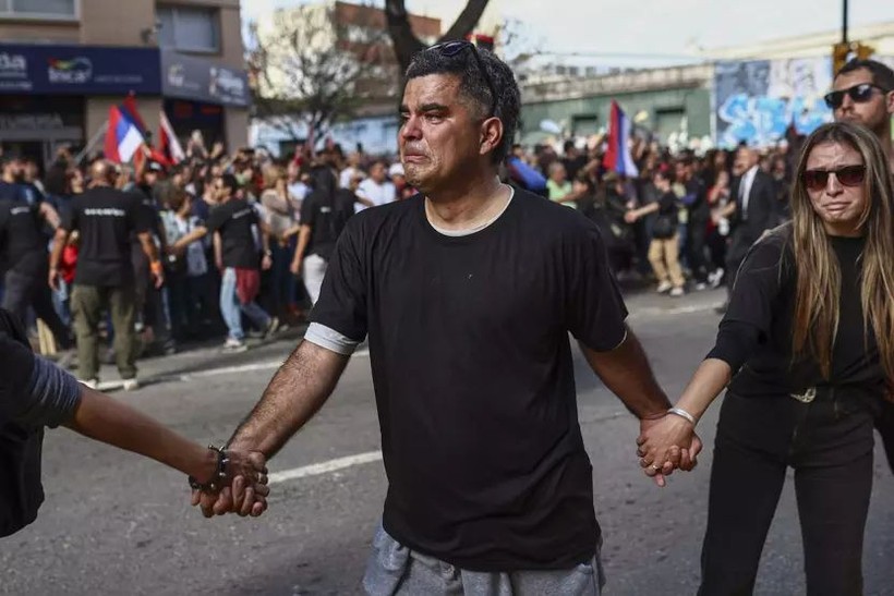 Dünyanın En Yoksul Devlet Başkanına Son Veda! Mujica, Sadık Dostunun Yanına Defnedildi - Resim : 2