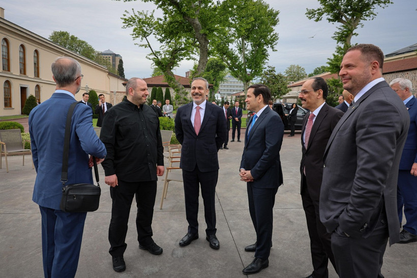 Barışa İlk Adım... İstanbul'da Diplomasi Trafiği: Kritik Zirve Sona Erdi - Resim : 4