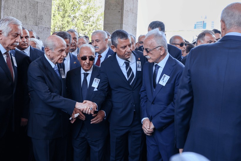 Eski CHP Genel Başkanı Altan Öymen'e Meclis'te Son Veda - Resim : 2