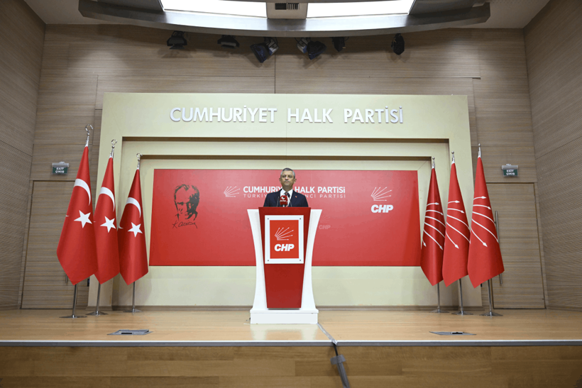 Özgür Özel 'İBB Borsası' Belgelerini Açıkladı: 'AKP'li Birinci, Murat Kapki'den 2 Milyon Dolar İstedi' - Resim : 1