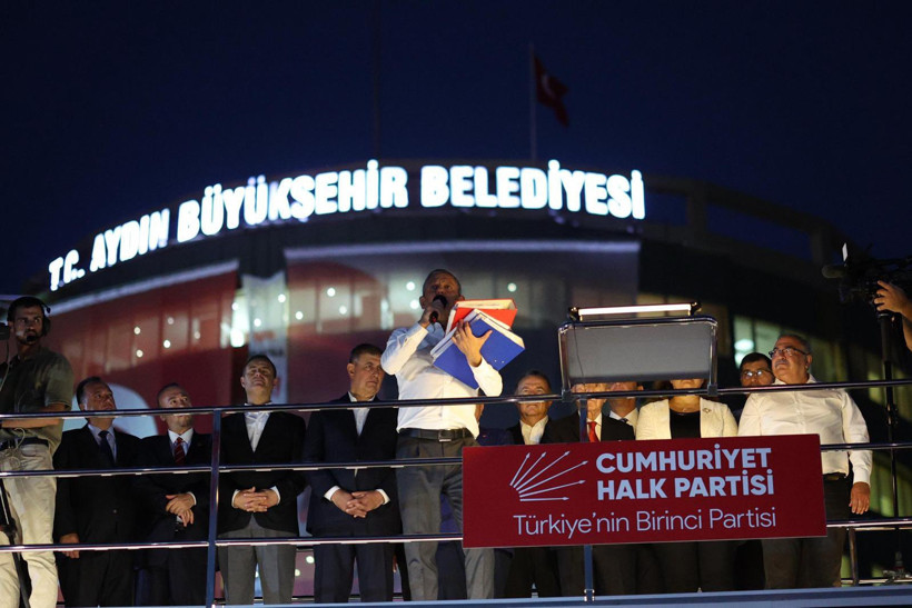 Ömer Çelik'ten Özgür Özel'e Sert Tepki: 'Gerçekleri Örtbas Etmekten Başka Bir Şey Değil' - Resim : 1